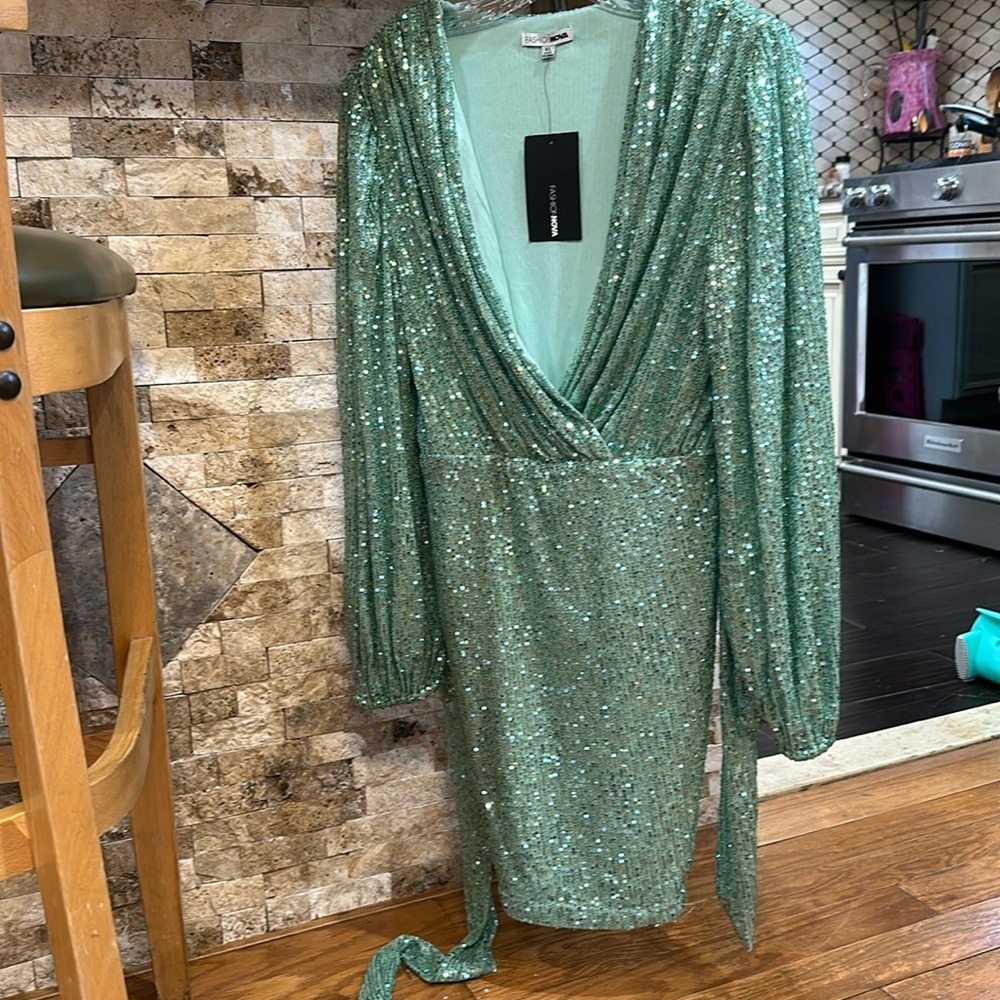Vestido color menta. Para fiesta nuca usado